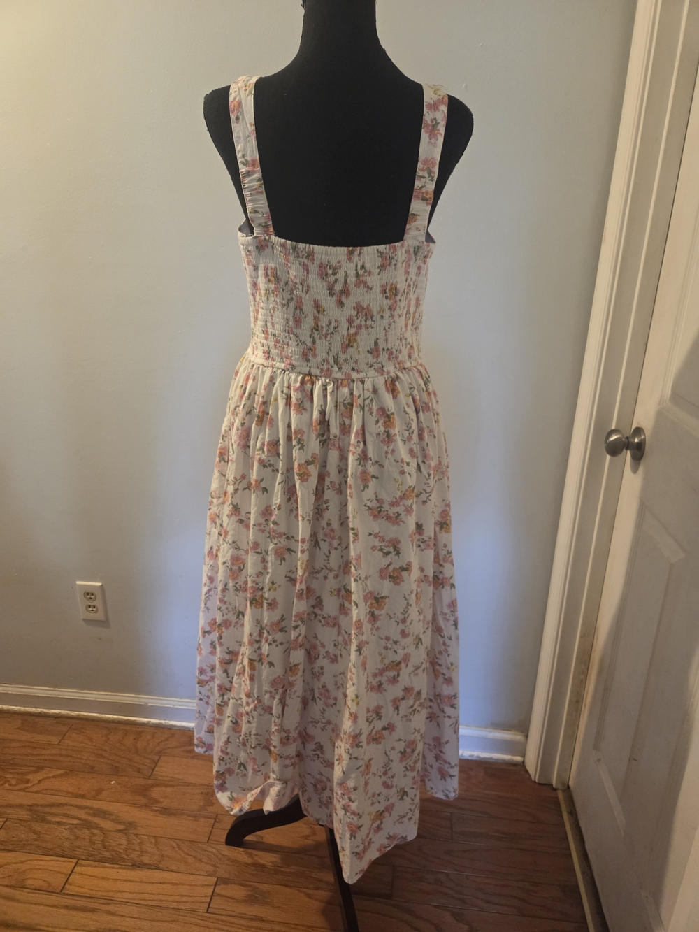 Jessica Simpson White Floral Maxi Dress - Picture 7 of 9